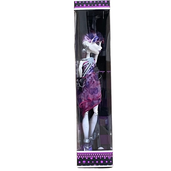 Monster High Dot Dead Gorgeous Spectra Vondergeist Doll 2011 Mattel X4531 - NIB - Picture 3 of 4